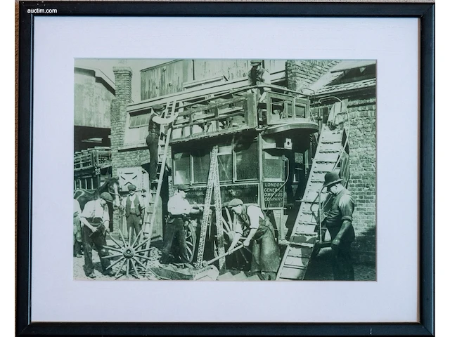Verzameling van 15 ingelijste historische foto's... - afbeelding 11 van  15