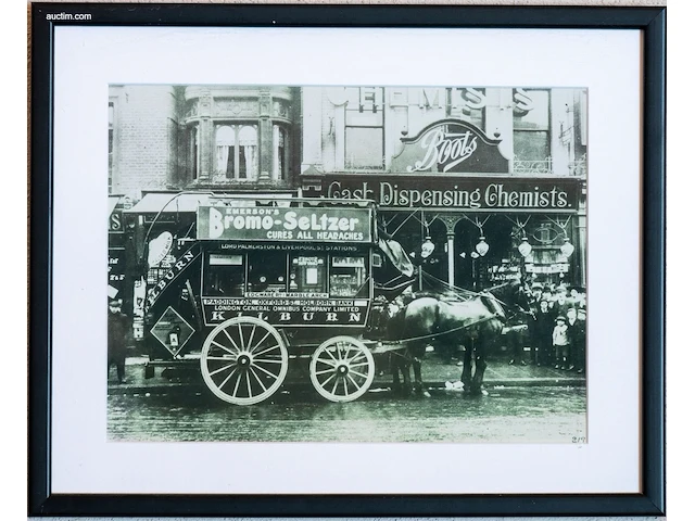 Verzameling van 15 ingelijste historische foto's... - afbeelding 15 van  15