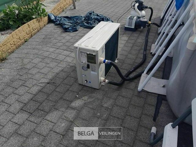 Verzameling van alles voor zwembad met warmtepomp - afbeelding 3 van  11
