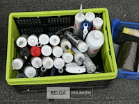 Verzameling van verf en verfgereedschap - afbeelding 4 van  4