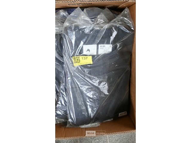 Verzameling werkkledij - afbeelding 1 van  2