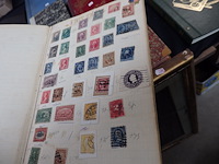 Verzameling world met oude zegels - afbeelding 1 van  7