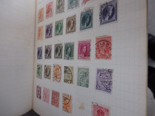 Verzameling world met oude zegels - afbeelding 6 van  7