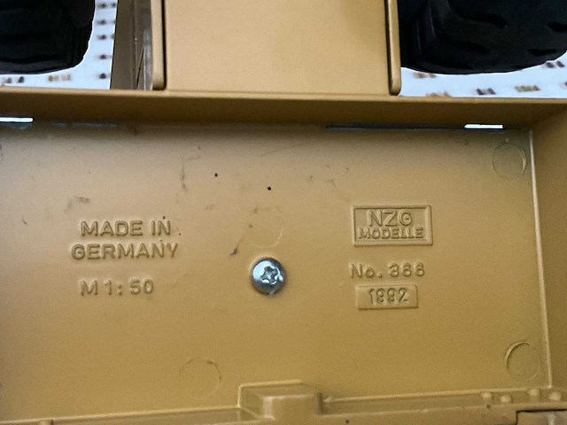 Verzamelobjecten cattapilar - afbeelding 4 van  7