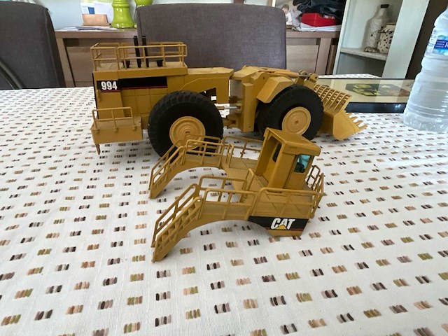 Verzamelobjecten cattapilar - afbeelding 5 van  7