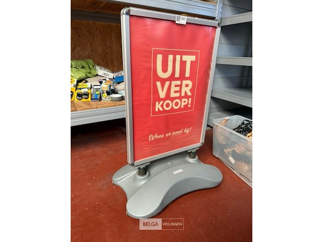 Verzwaard tweezijdig stoepbord - afbeelding 1 van  2