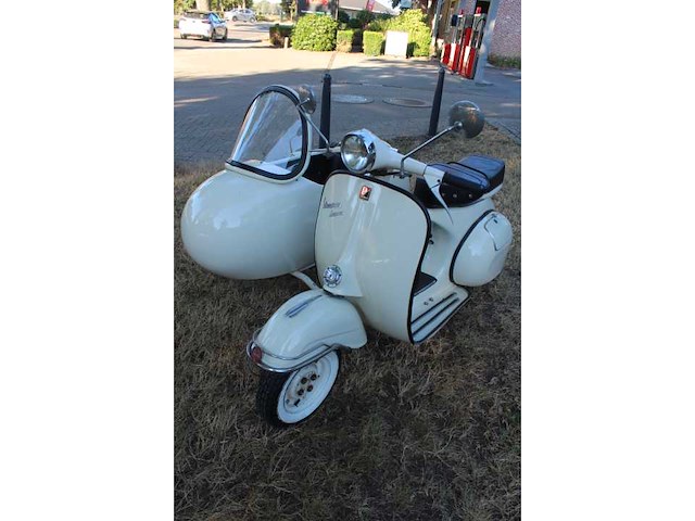 Vespa - 150super - tourist - oldtimer met zijspan - afbeelding 3 van  10