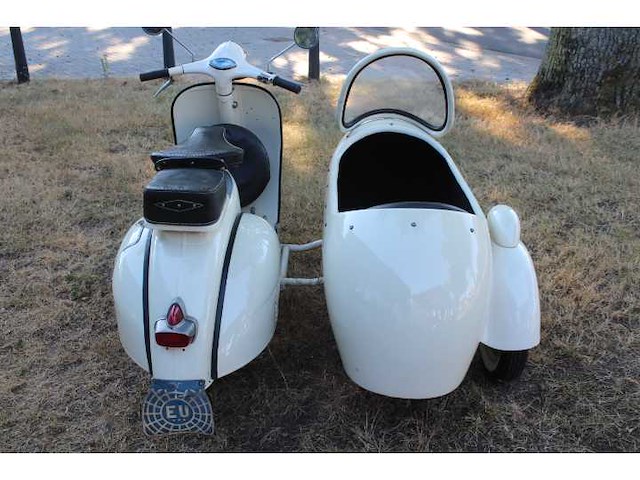 Vespa - 150super - tourist - oldtimer met zijspan - afbeelding 6 van  10