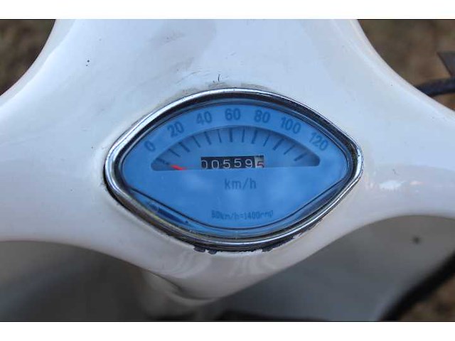 Vespa - 150super - tourist - oldtimer met zijspan - afbeelding 10 van  10