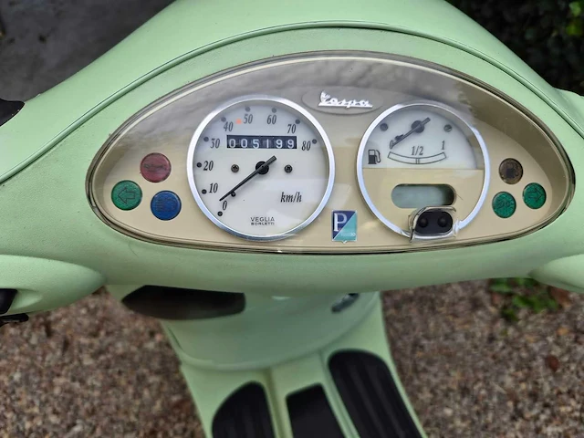 Vespa - et2 - scooter - motorised scooter - afbeelding 2 van  3
