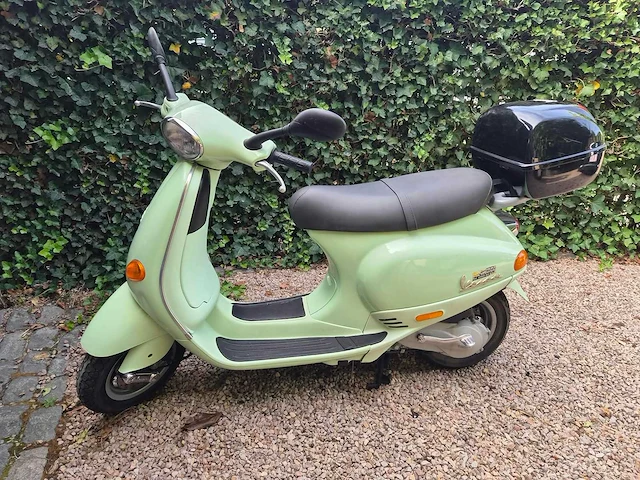 Vespa - et2 - scooter - motorised scooter - afbeelding 1 van  3