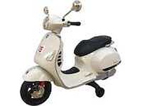 Vespa - gts - voertuig - afbeelding 2 van  5