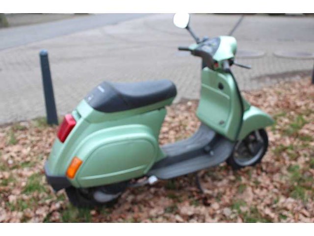 Vespa - hp50 - scooter - afbeelding 4 van  8