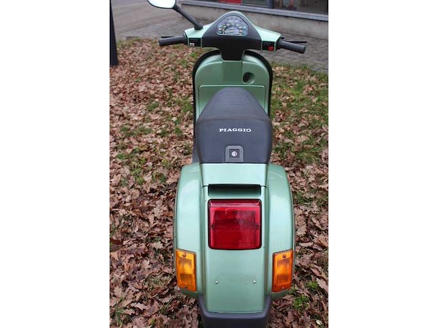 Vespa - hp50 - scooter - afbeelding 6 van  8