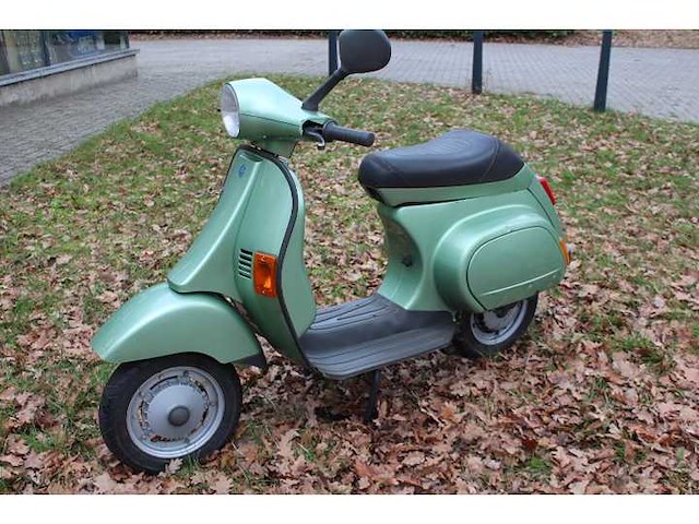 Vespa - hp50 - scooter - afbeelding 1 van  4