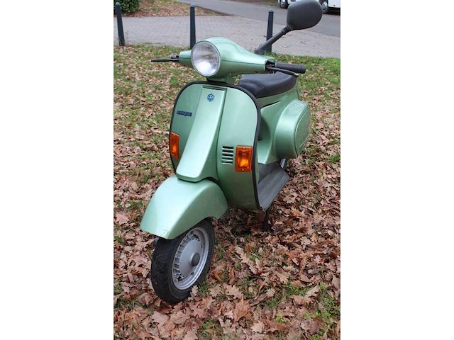 Vespa - hp50 - scooter - afbeelding 2 van  4