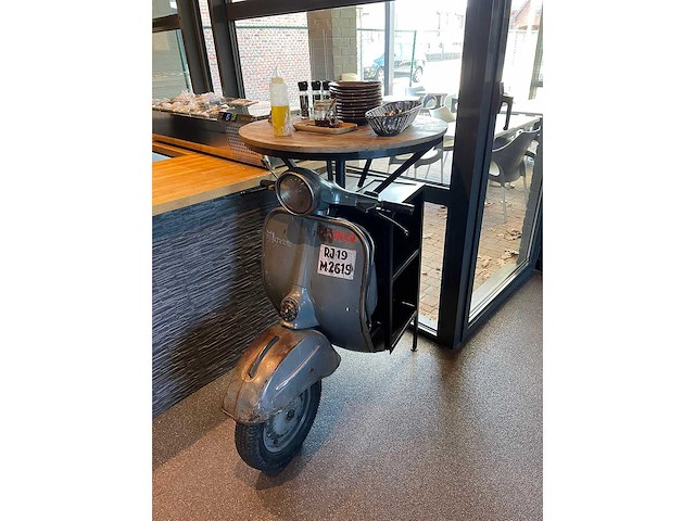 Vespa - overige restaurantinrichting - afbeelding 1 van  8