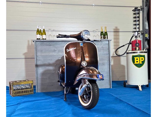 Vespa - piaggio 150 - moped - afbeelding 11 van  17