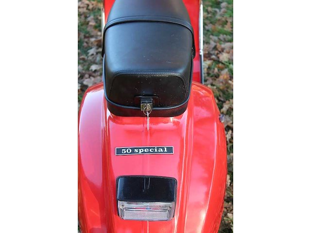 Vespa - v50 special - oldtimer scooter - afbeelding 1 van  1