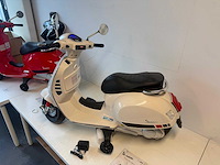 Vespa 801 elektrische kinderscooter (10x) - afbeelding 7 van  9