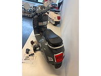 Vespa 801 elektrische kinderscooter (10x) - afbeelding 4 van  6