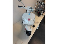 Vespa 801 elektrische kinderscooter (10x) - afbeelding 8 van  9