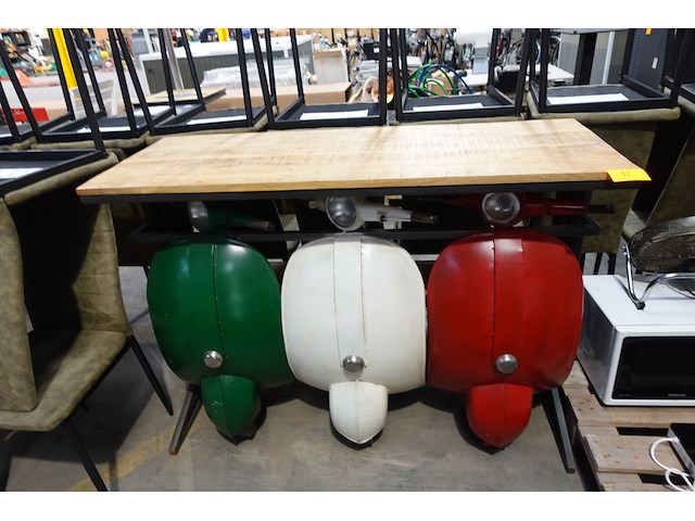 Vespa bar - afbeelding 1 van  3