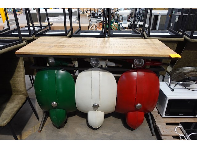 Vespa bar - afbeelding 2 van  3