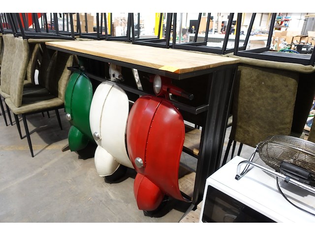 Vespa bar - afbeelding 3 van  3
