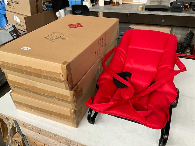 Vespa bins luxe wipstoel rood (6x) - afbeelding 1 van  5