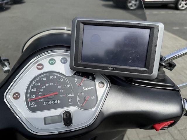Vespa gts300 - afbeelding 4 van  17