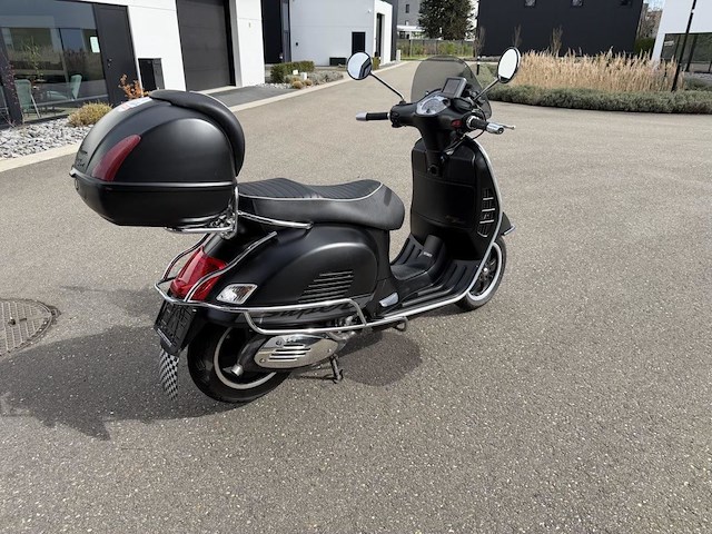 Vespa gts300 - afbeelding 12 van  17