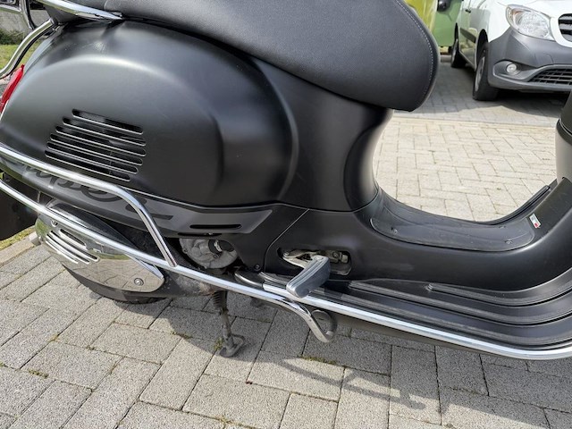 Vespa gts300 - afbeelding 13 van  17