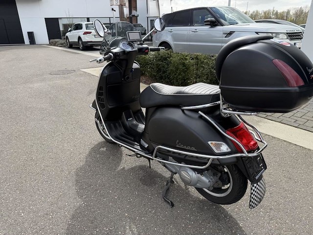 Vespa gts300 - afbeelding 16 van  17