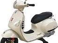 Vespa gts - afbeelding 2 van  5