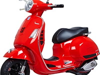 Vespa gts - afbeelding 2 van  3
