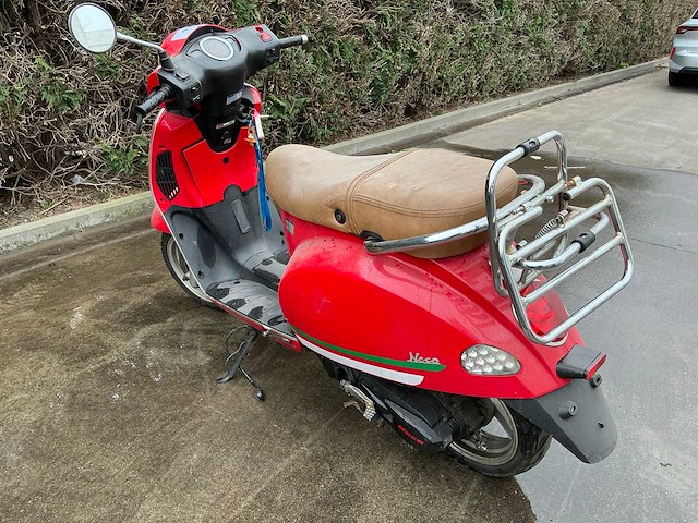 Vespa neco brommer - afbeelding 3 van  6