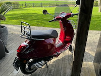 Vespa piaggio scooter - afbeelding 1 van  1