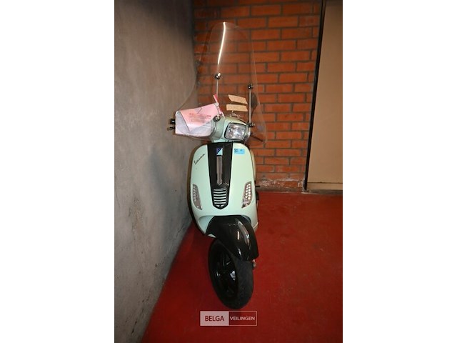 Vespa scooter - afbeelding 3 van  7