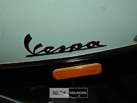 Vespa scooter - afbeelding 5 van  7