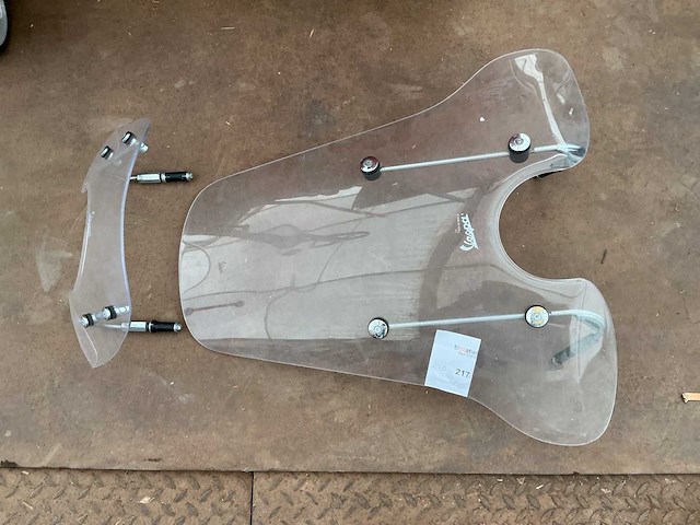 Vespa windscherm onderdeel (2x) - afbeelding 1 van  3