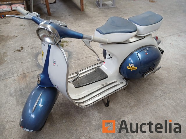 Vespa - afbeelding 2 van  4
