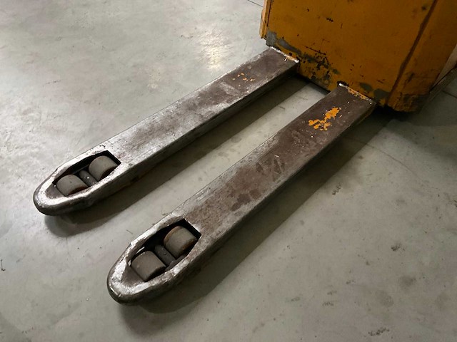 Vestergaard sl22i elektrische palletwagen - afbeelding 11 van  13