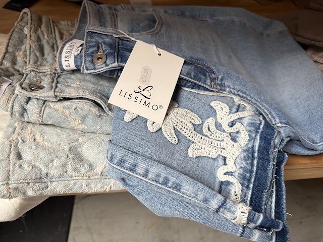 Vêtements (dames) - afbeelding 2 van  19