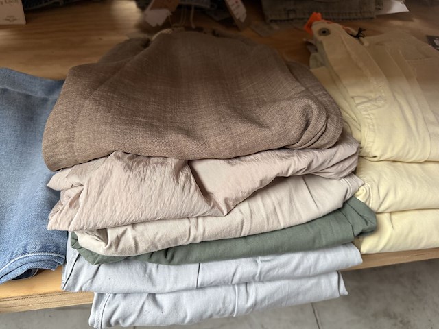 Vêtements (dames) - afbeelding 3 van  19