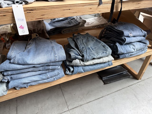 Vêtements (dames) - afbeelding 11 van  19