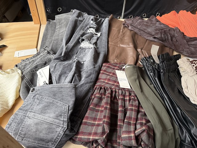 Vêtements (dames) - afbeelding 15 van  19