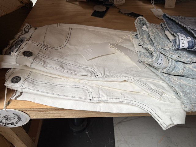 Vêtements (dames) - afbeelding 19 van  19