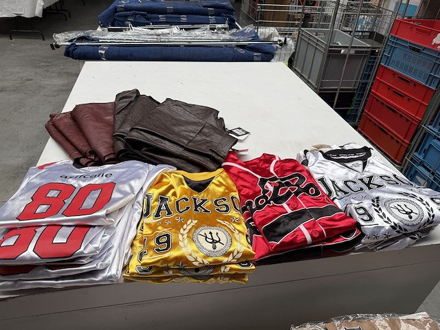 Vêtements de mode - afbeelding 1 van  6