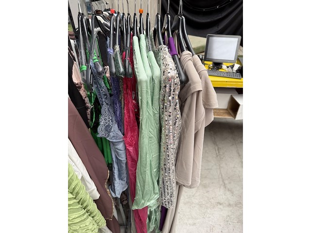 Vêtements pour dames - afbeelding 3 van  10